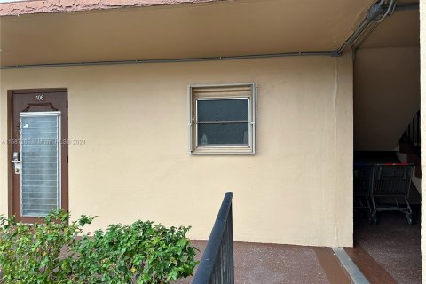 Condo in Sunrise, Florida, 1 bedroom  № 1177676 - photo 19