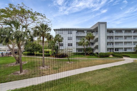 Condo in Coconut Creek, Florida, 2 bedrooms  № 1177307 - photo 7