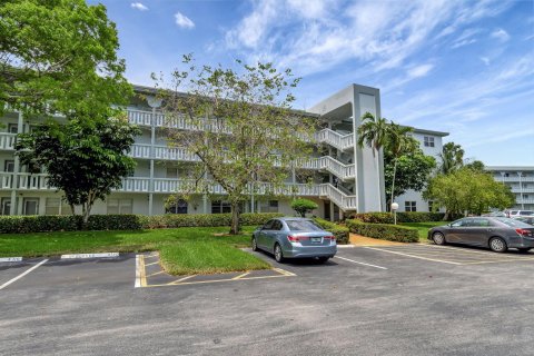 Copropriété à vendre à Coconut Creek, Floride: 2 chambres, 107.4 m2 № 1177307 - photo 15