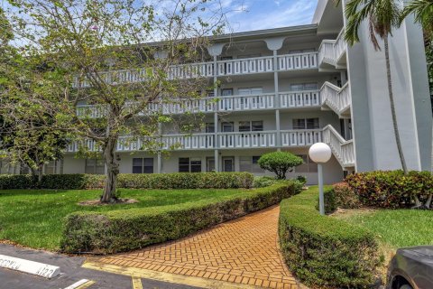 Condo in Coconut Creek, Florida, 2 bedrooms  № 1177307 - photo 13