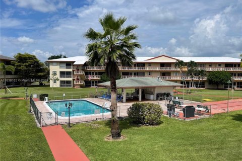 Copropriété à vendre à Hollywood, Floride: 2 chambres, 81.75 m2 № 1311060 - photo 28