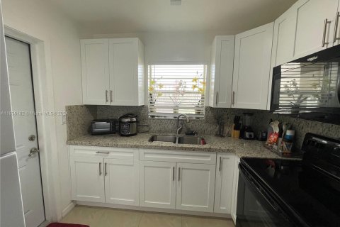 Condominio en venta en Hollywood, Florida, 2 dormitorios, 81.75 m2 № 1311060 - foto 19