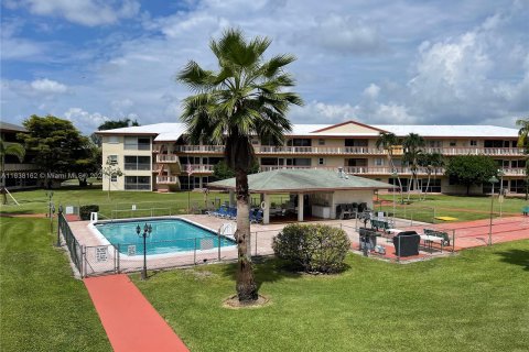 Copropriété à vendre à Hollywood, Floride: 2 chambres, 81.75 m2 № 1311060 - photo 29