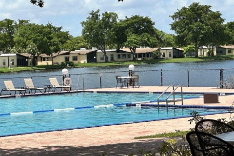 Condo in Hollywood, Florida, 2 bedrooms  № 1231331 - photo 21