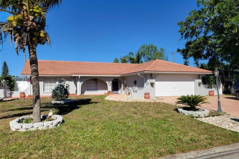Villa ou maison à vendre à Bradenton, Floride: 3 chambres, 185.06 m2 № 797107 - photo 1