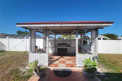 Villa ou maison à vendre à Bradenton, Floride: 3 chambres, 185.06 m2 № 797107 - photo 2