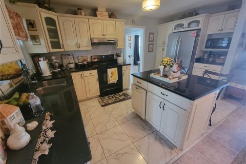Villa ou maison à vendre à Bradenton, Floride: 3 chambres, 185.06 m2 № 797107 - photo 3