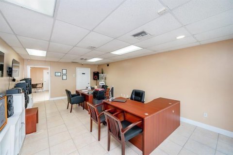 Propiedad comercial en venta en Doral, Florida № 1172844 - foto 14