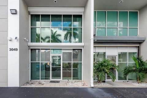 Commercial property in Doral, Florida № 1172844 - photo 16