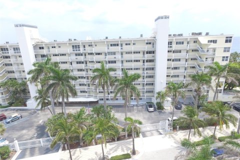 Copropriété à vendre à Deerfield Beach, Floride: 3 chambres, 113.71 m2 № 1172893 - photo 11