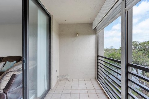 Copropriété à vendre à Pembroke Pines, Floride: 2 chambres, 94.85 m2 № 1117846 - photo 17