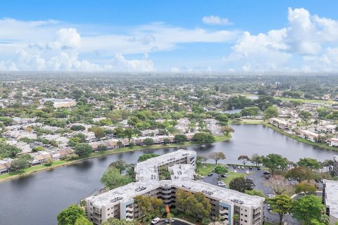 Condo in Pembroke Pines, Florida, 2 bedrooms  № 1117846 - photo 7