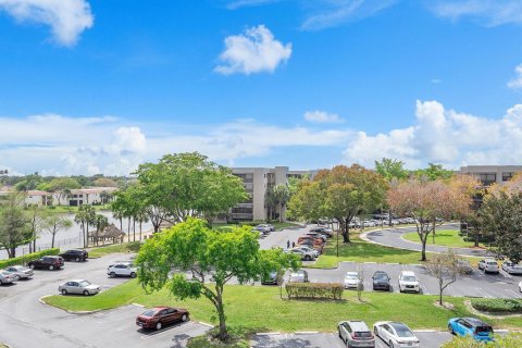 Copropriété à vendre à Pembroke Pines, Floride: 2 chambres, 94.85 m2 № 1117846 - photo 11