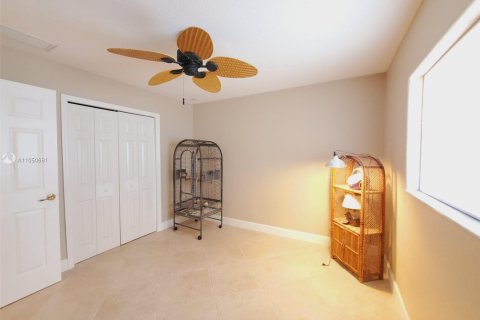 Casa en venta en North Port, Florida, 3 dormitorios, 201.51 m2 № 3189 - foto 24