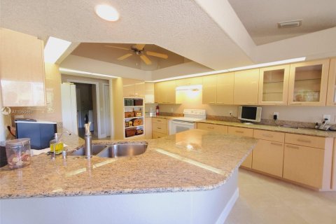 Casa en venta en North Port, Florida, 3 dormitorios, 201.51 m2 № 3189 - foto 13