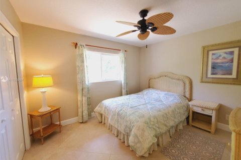 Купить виллу или дом в Норт-Порт, Флорида 3 спальни, 201.51м2, № 3189 - фото 27