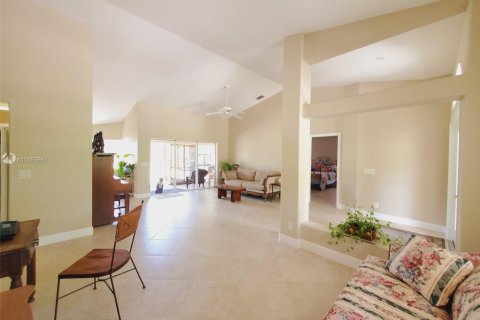 Casa en venta en North Port, Florida, 3 dormitorios, 201.51 m2 № 3189 - foto 3