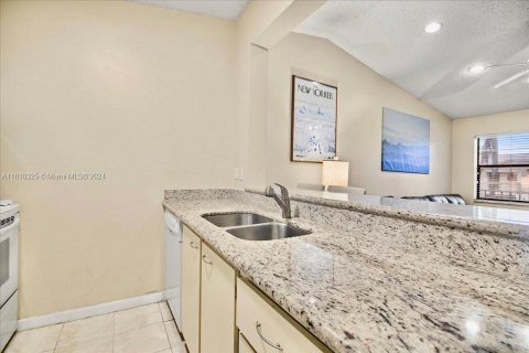 Condo in Boca Raton, Florida, 1 bedroom  № 1233521 - photo 5