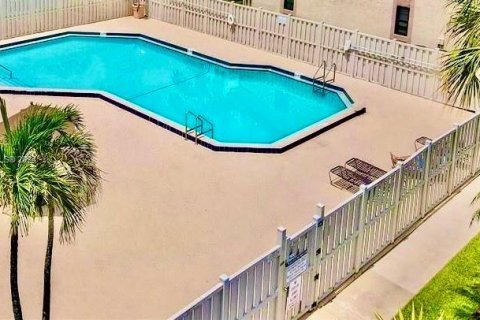 Condo in Boca Raton, Florida, 1 bedroom  № 1233521 - photo 12