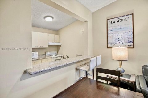 Condo in Boca Raton, Florida, 1 bedroom  № 1233521 - photo 4