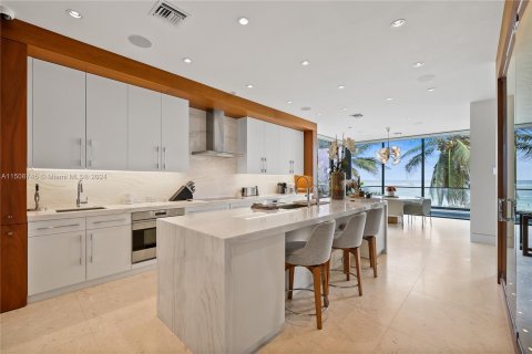 Casa en venta en Pompano Beach, Florida, 6 dormitorios, 710.24 m2 № 929727 - foto 27