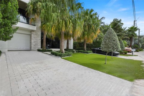 Casa en venta en Pompano Beach, Florida, 6 dormitorios, 710.24 m2 № 929727 - foto 8