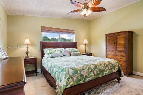 House in Islamorada, Village of Islands, Florida 3 bedrooms, 204.38 sq.m. № 929729 - photo 16