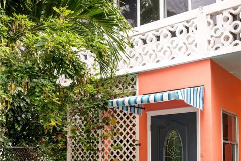 Casa en venta en Islamorada, Village of Islands, Florida, 3 dormitorios, 204.38 m2 № 929729 - foto 5