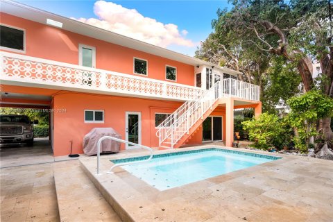 House in Islamorada, Village of Islands, Florida 3 bedrooms, 204.38 sq.m. № 929729 - photo 1