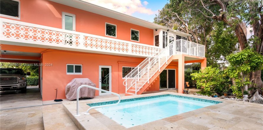 Casa en Islamorada, Village of Islands, Florida 3 dormitorios, 204.38 m2 № 929729