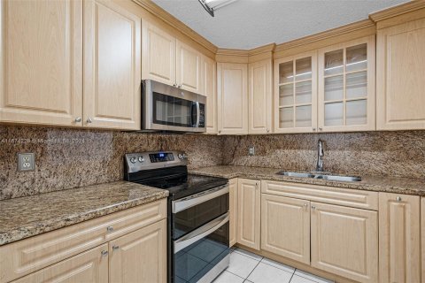 Copropriété à vendre à Hialeah, Floride: 2 chambres, 99.41 m2 № 1399148 - photo 16