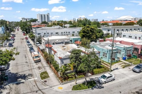 Immobilier commercial à vendre à Miami, Floride: 318 m2 № 1399102 - photo 3