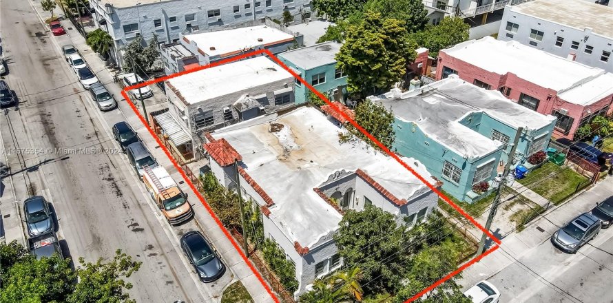 Commercial property in Miami, Florida 318 sq.m. № 1399102