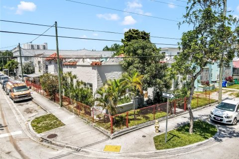 Propiedad comercial en venta en Miami, Florida, 318 m2 № 1399102 - foto 8