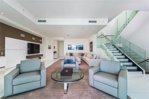 Condominio en venta en Miami, Florida, 4 dormitorios, 464.51 m2 № 1835 - foto 5
