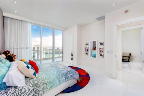 Copropriété à vendre à Miami, Floride: 4 chambres, 464.51 m2 № 1835 - photo 18