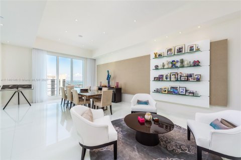 Condominio en venta en Miami, Florida, 4 dormitorios, 464.51 m2 № 1835 - foto 3