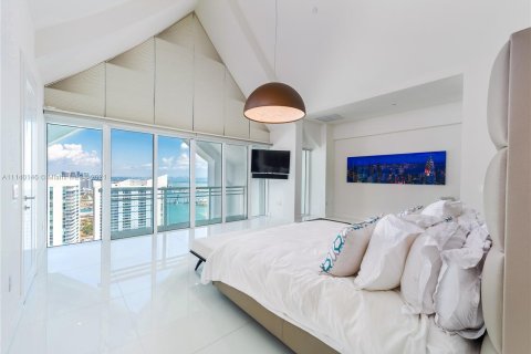 Condominio en venta en Miami, Florida, 4 dormitorios, 464.51 m2 № 1835 - foto 13