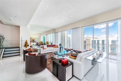 Condominio en venta en Miami, Florida, 4 dormitorios, 464.51 m2 № 1835 - foto 4