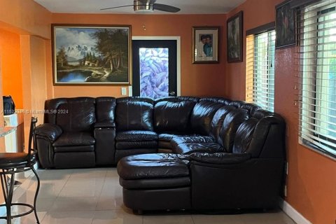 Casa en venta en Miramar, Florida, 3 dormitorios, 141.95 m2 № 983387 - foto 16