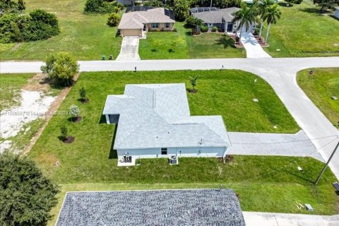 Casa en venta en Cape Coral, Florida, 4 dormitorios, 164.16 m2 № 1367235 - foto 26