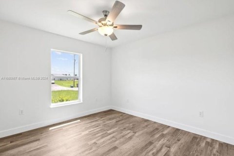 Casa en venta en Cape Coral, Florida, 4 dormitorios, 164.16 m2 № 1367235 - foto 19