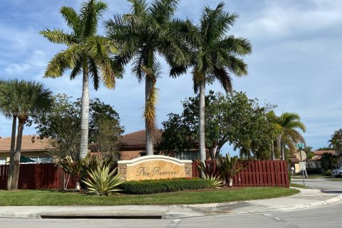 Villa ou maison à louer à Cutler Bay, Floride: 3 chambres, 174.28 m2 № 1367262 - photo 28