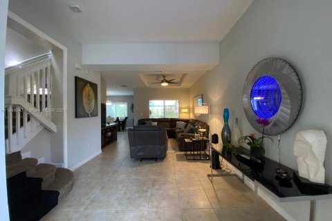 Villa ou maison à louer à Cutler Bay, Floride: 3 chambres, 174.28 m2 № 1367262 - photo 7