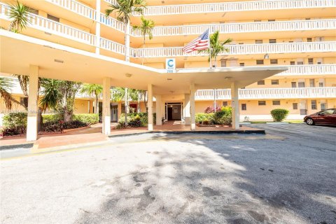 Copropriété à vendre à Aventura, Floride: 1 chambre, 71.35 m2 № 1270219 - photo 4