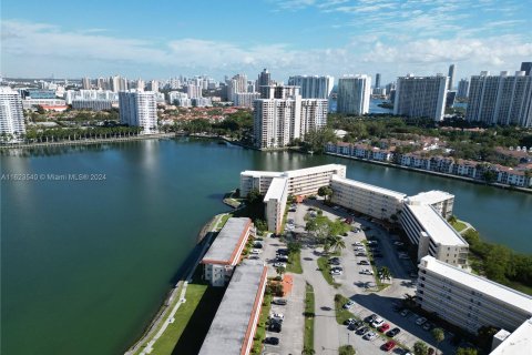 Condominio en venta en Aventura, Florida, 1 dormitorio, 71.35 m2 № 1270219 - foto 6