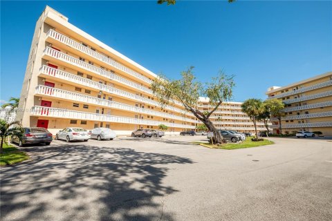 Condo in Aventura, Florida, 1 bedroom  № 1270219 - photo 22