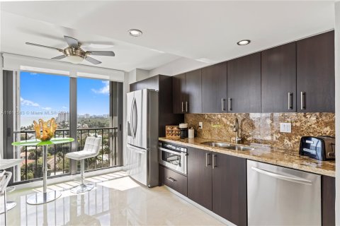 Condo in Fort Lauderdale, Florida, 2 bedrooms  № 1239035 - photo 4