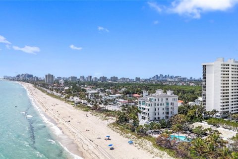 Condo in Fort Lauderdale, Florida, 2 bedrooms  № 1239035 - photo 1