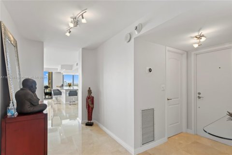 Condo in Fort Lauderdale, Florida, 2 bedrooms  № 1239035 - photo 11